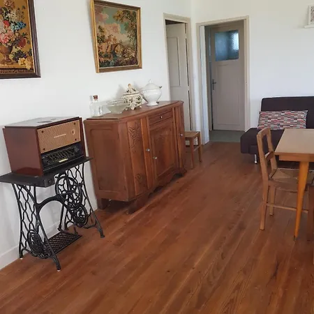 Holiday home Chez Mamie - 7 Personnes A Livrade Sur Lot Sainte-Livrade-sur-Lot